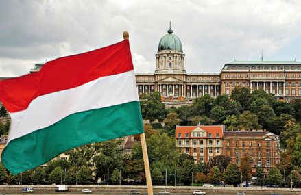 Statul ungar cumpără 51% din operatorul aeroportului din Debreţin
