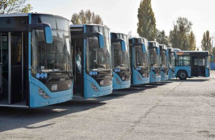 Greva angajaţilor STB, care joi a paralizat transportul de suprafaţă din Bucureşti, continuă şi astăzi