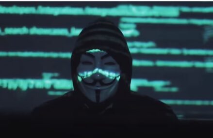 Grupul de hackeri Anonymous România reacționează și atacă un site în Rusia