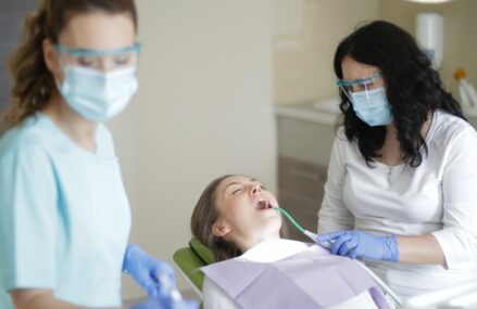 Ce sunt si cum se realizeaza tratamentele de endodontie?