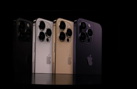 Apple transferă o parte importantă a producției de iPhone către un rival al Foxconn, după protestele de la cea mai mare fabrică